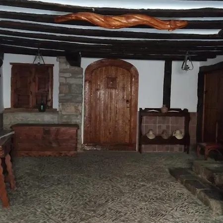 Casa Borro Jacetania-Roncal 度假居
